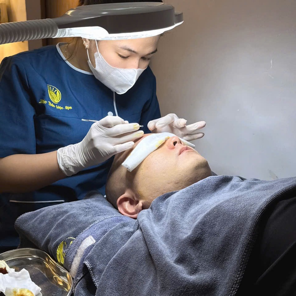 Kinh Nghiệm Chọn Spa Trị Mụn Uy Tín Chuẩn Y Khoa Toàn Diện